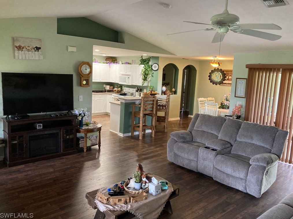 2700 7th Ter, Cape Coral FL  33993-6435 exterior