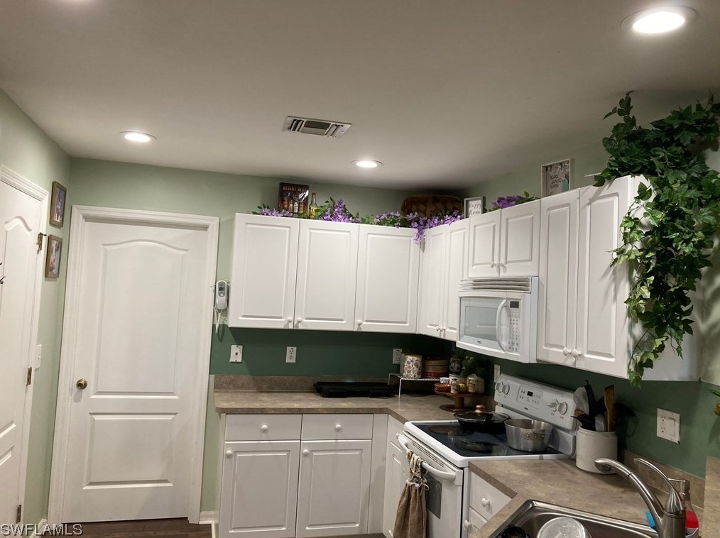 2700 7th Ter, Cape Coral FL  33993-6435 exterior