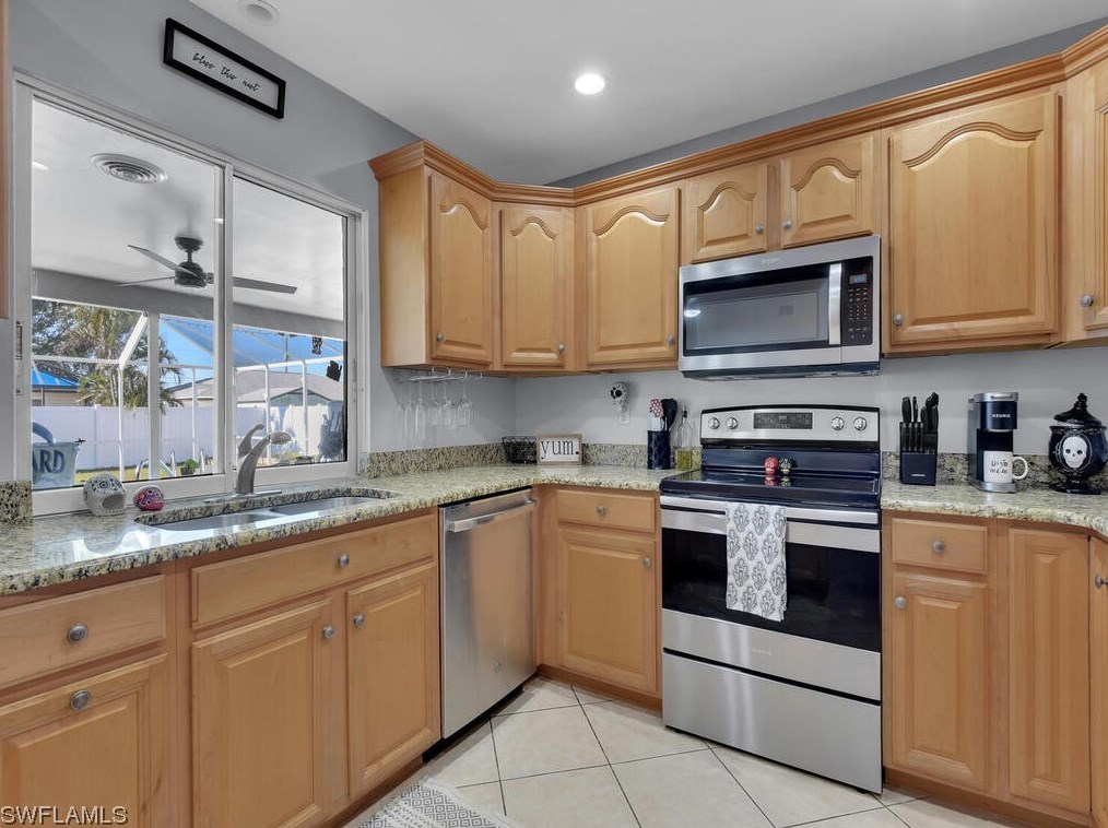 2006 13th St, Cape Coral FL  33990-4801 exterior