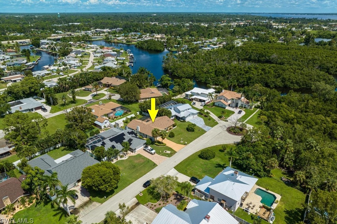 8410 Aqua Cove Ln, Fort Myers FL  33903-4377 exterior