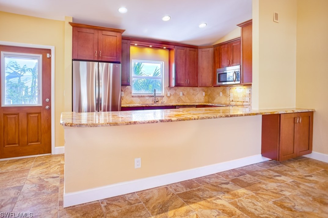 1813 Long Pt Ln, Sanibel FL 33957-2423 exterior