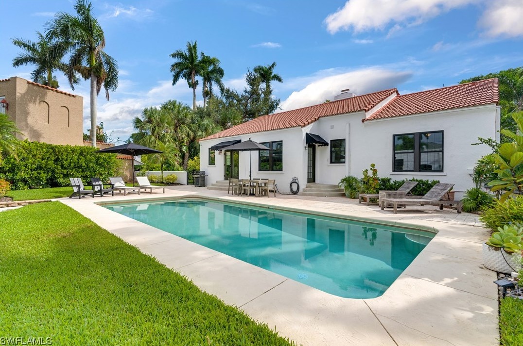 1376 Barcelona Ave, Fort Myers FL  33901-6625 exterior