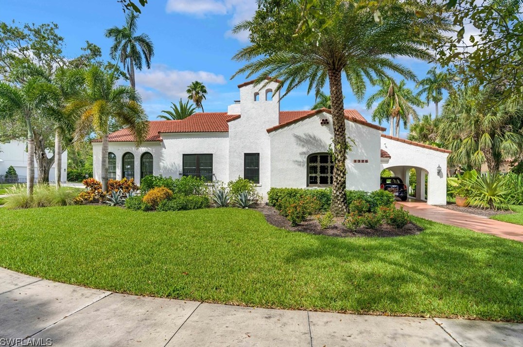 1376 Barcelona Ave, Fort Myers FL  33901-6625 exterior