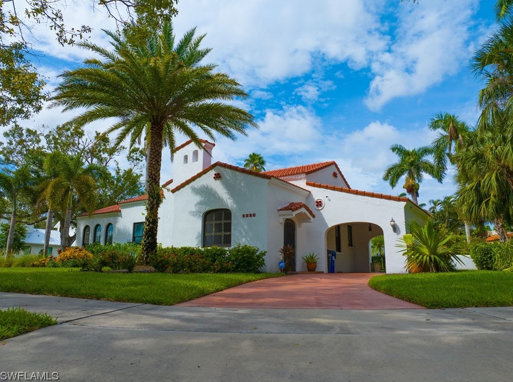 1376 Barcelona Ave, Fort Myers FL  33901-6625 exterior