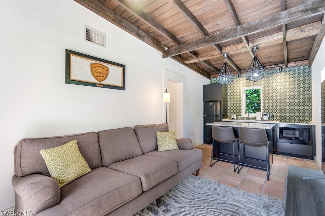 1376 Barcelona Ave, Fort Myers FL  33901-6625 exterior