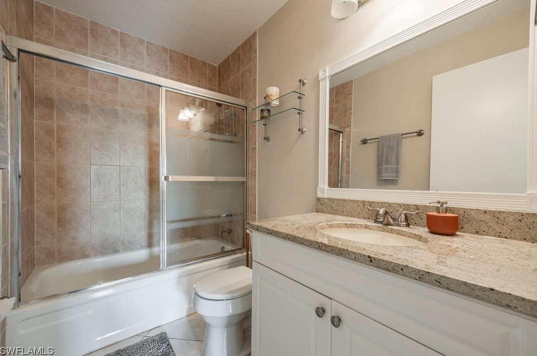 2366 Mall Dr, Fort Myers FL  33901-9122 exterior