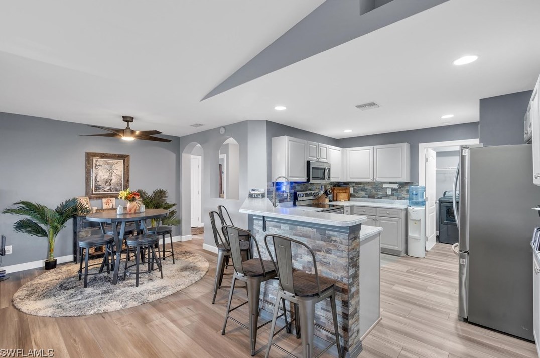 3940 41st Pl, Cape Coral FL  33993-7933 exterior