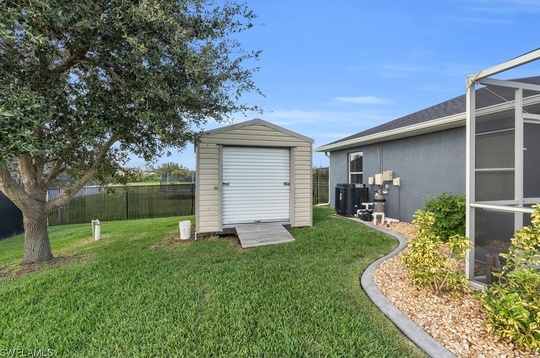 3940 41st Pl, Cape Coral FL  33993-7933 exterior