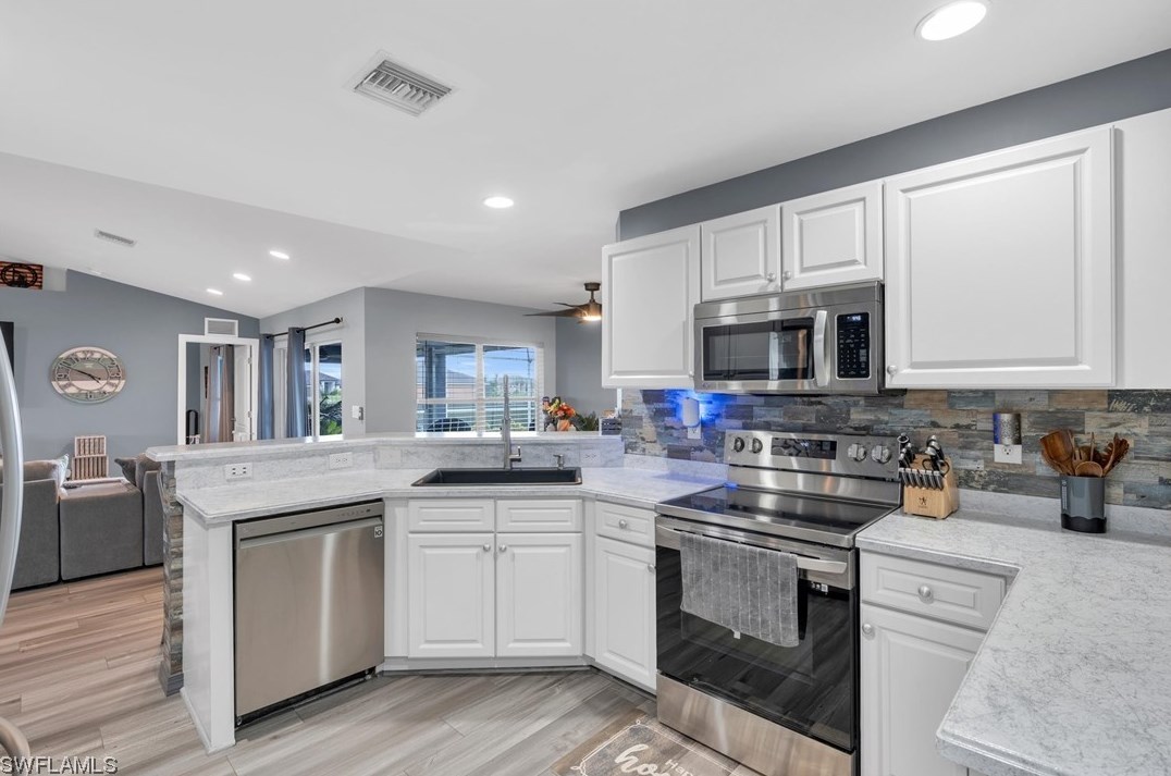 3940 41st Pl, Cape Coral FL  33993-7933 exterior