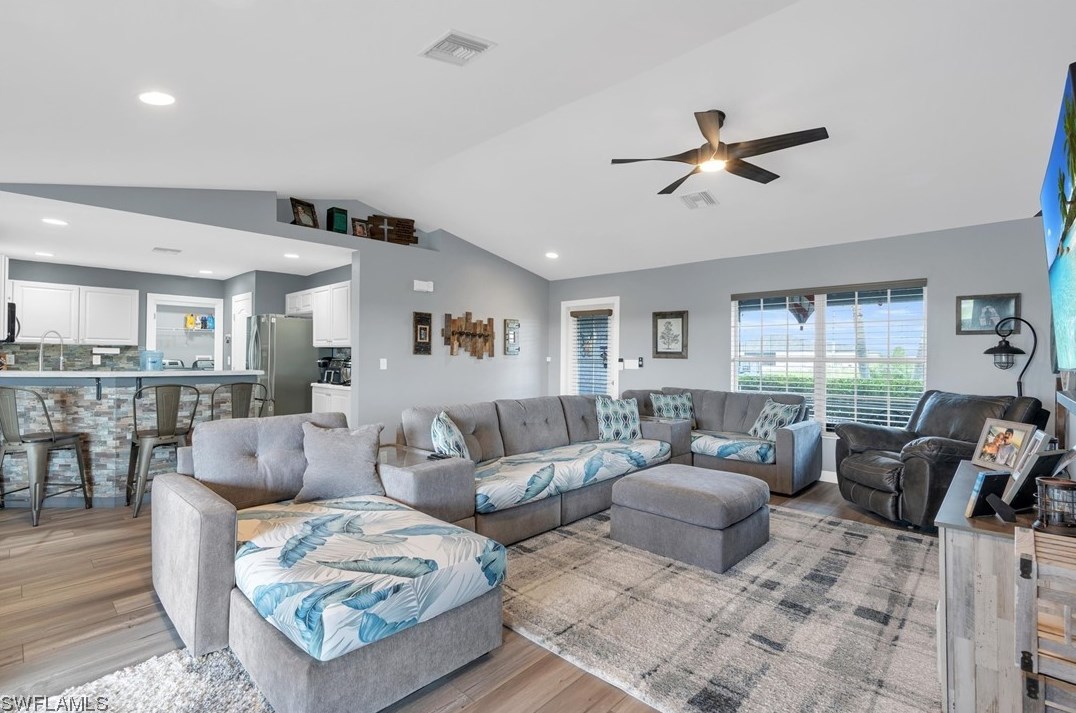 3940 41st Pl, Cape Coral FL  33993-7933 exterior