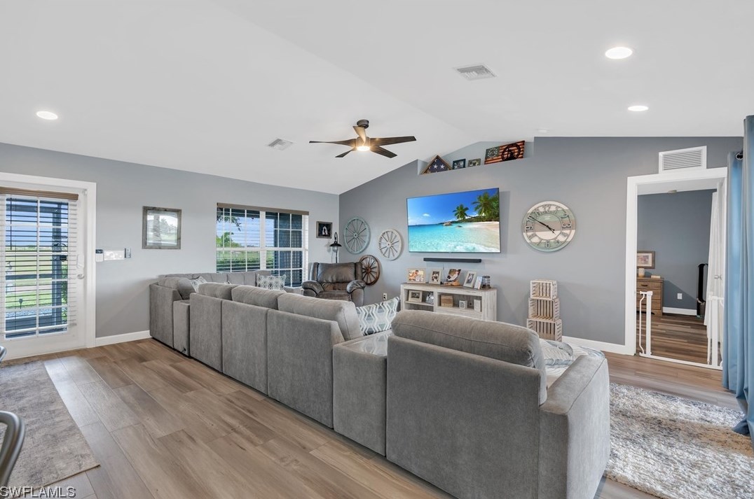 3940 41st Pl, Cape Coral FL  33993-7933 exterior