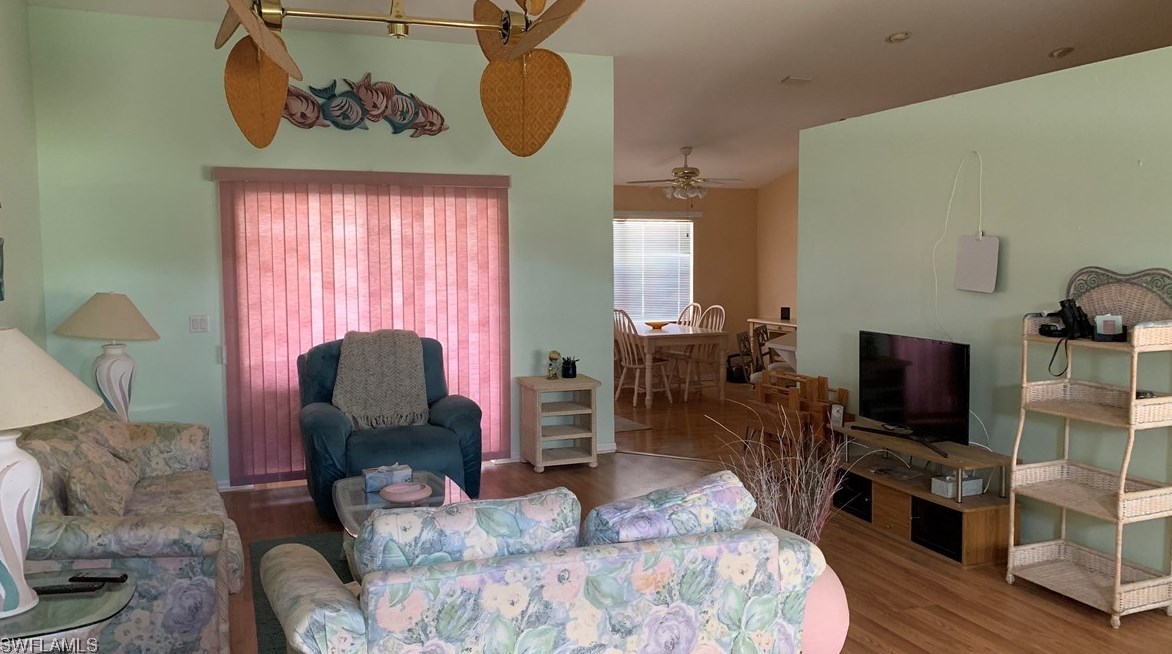 1415 40th Ter, Cape Coral FL  33914-5616 exterior