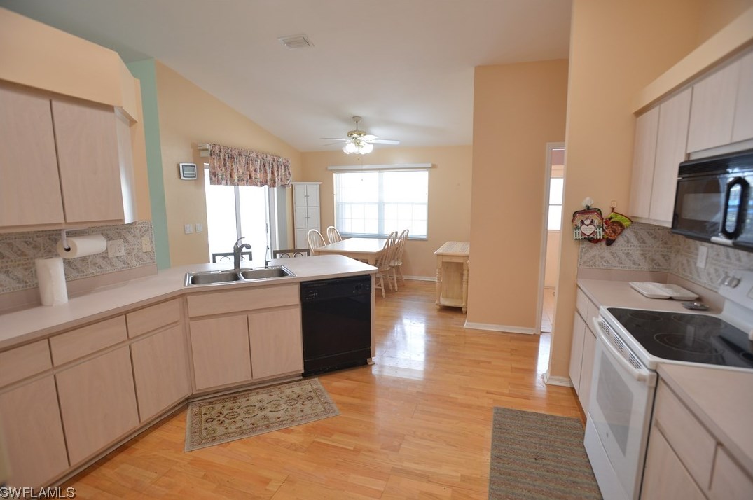 1415 40th Ter, Cape Coral FL  33914-5616 exterior