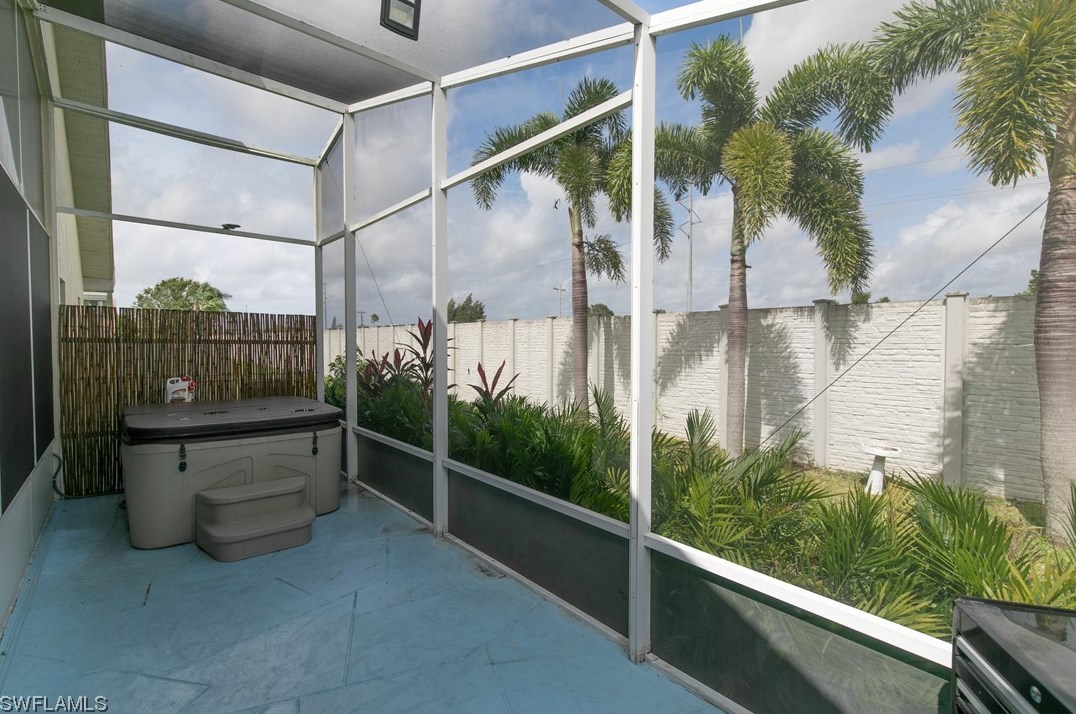 3601 Gloxinia Dr, North Fort Myers FL  33917-2089 exterior