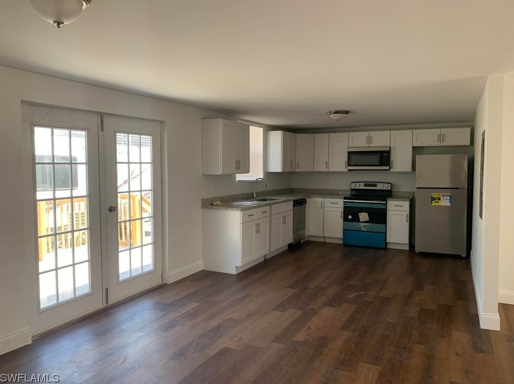 2001 Buddy Ln, Fort Myers FL  33917-1696 exterior