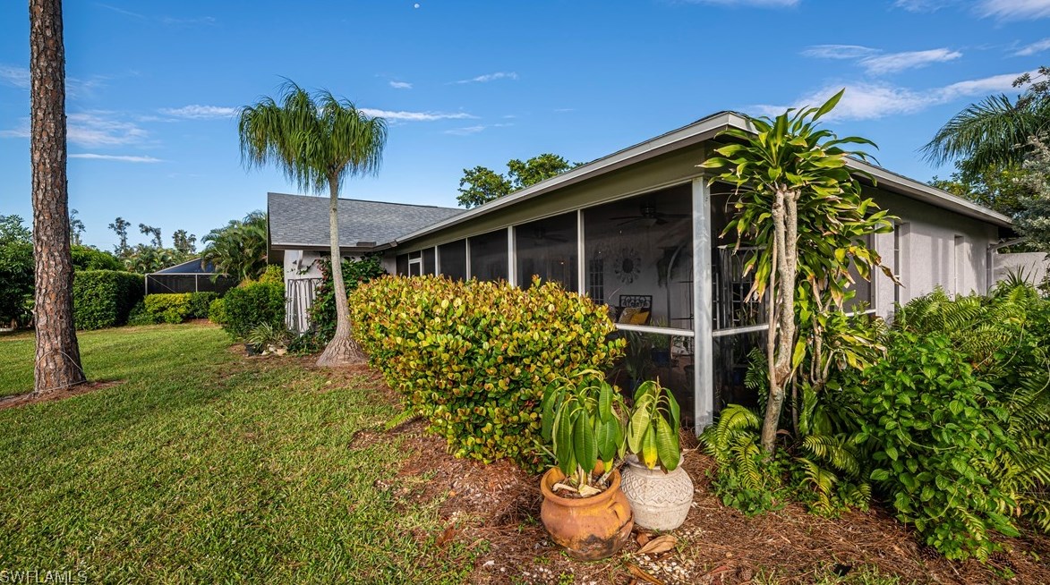 9350 Pineapple Rd, Fort Myers FL  33967-4851 exterior