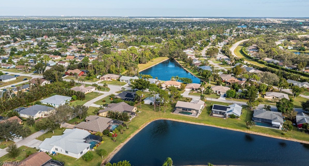 9350 Pineapple Rd, Fort Myers FL  33967-4851 exterior