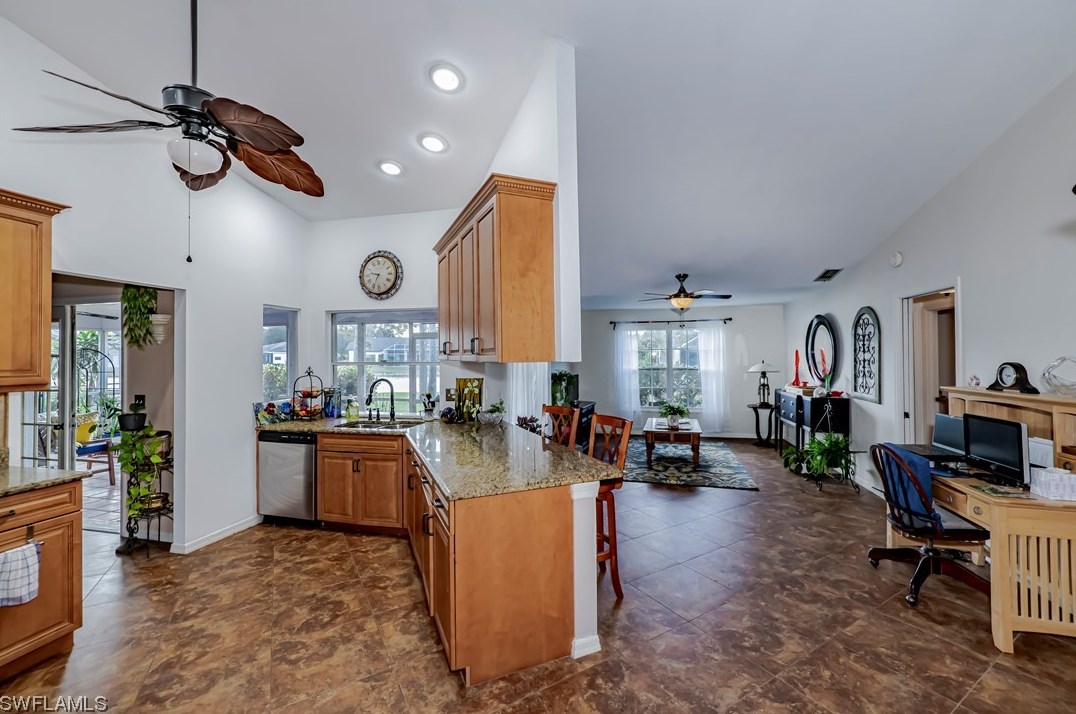 9350 Pineapple Rd, Fort Myers FL  33967-4851 exterior