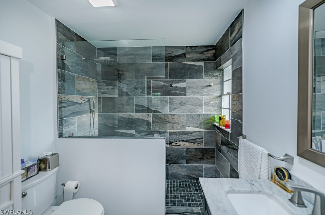 9350 Pineapple Rd, Fort Myers FL  33967-4851 exterior