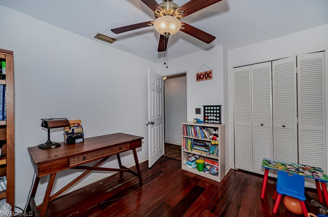 9350 Pineapple Rd, Fort Myers FL  33967-4851 exterior