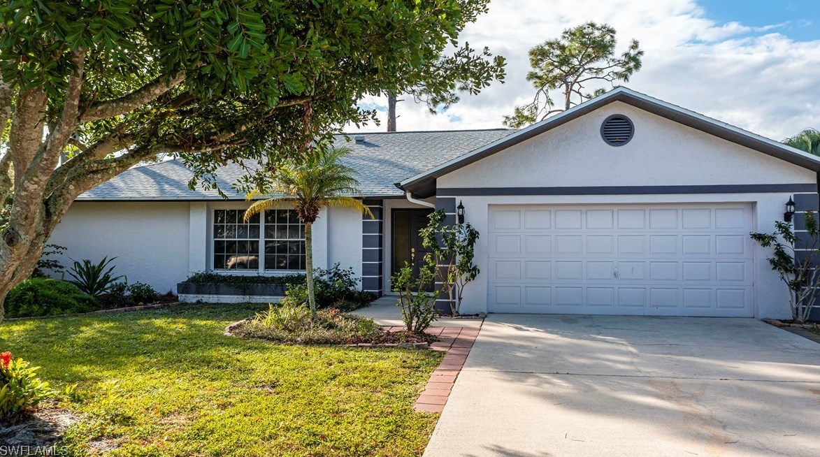 9350 Pineapple Rd, Fort Myers FL  33967-4851 exterior