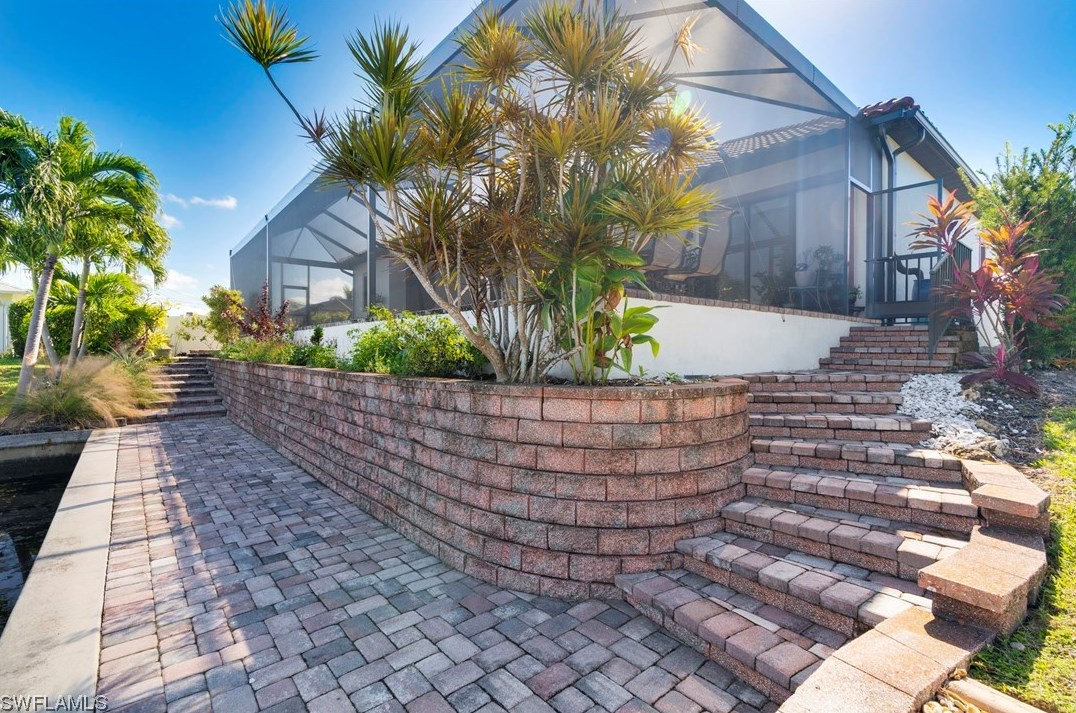 925 51 Ter, Cape Coral FL  33914-7610 exterior