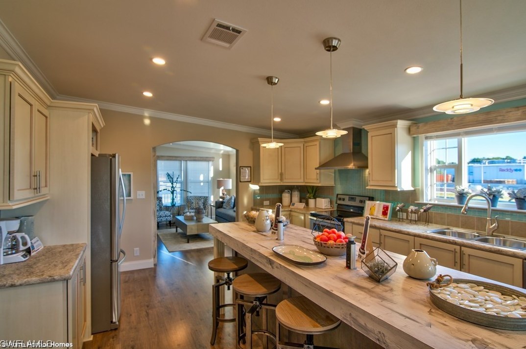 8697 Yukon Ct, Saint James City FL  33956-3042 exterior