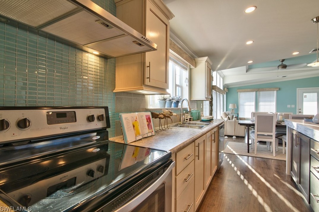 8697 Yukon Ct, Saint James City FL  33956-3042 exterior