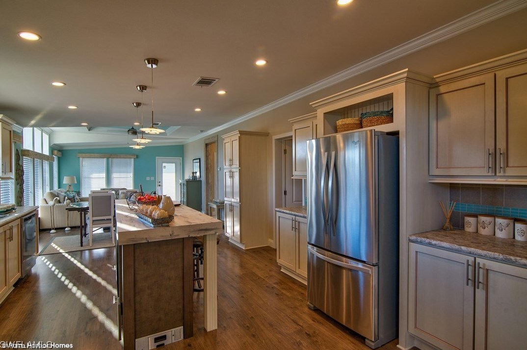 8697 Yukon Ct, Saint James City FL  33956-3042 exterior
