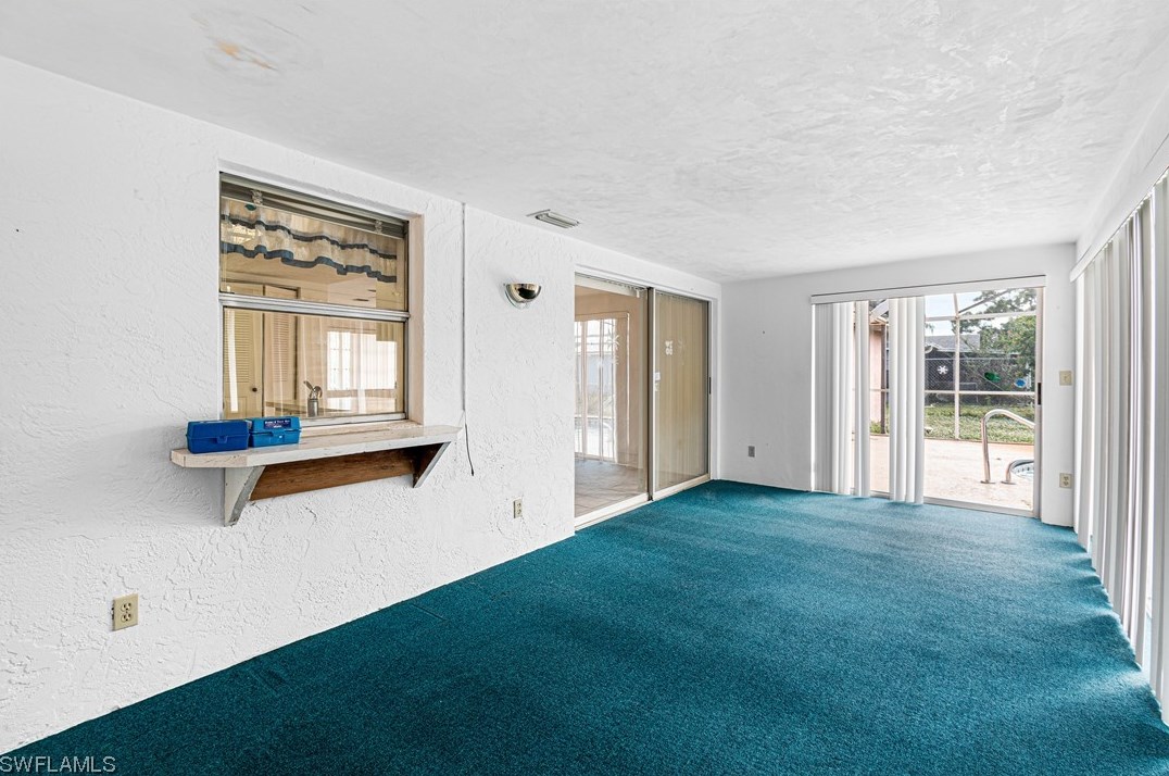 289 Ground Dove Cir, Lehigh Acres FL 33936-6931 exterior