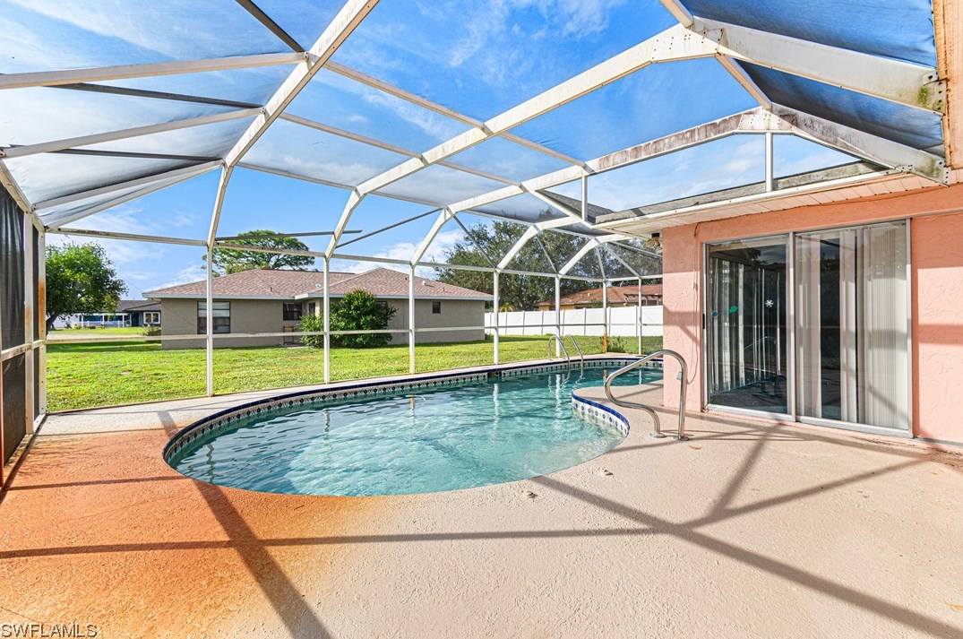 289 Ground Dove Cir, Lehigh Acres FL 33936-6931 exterior