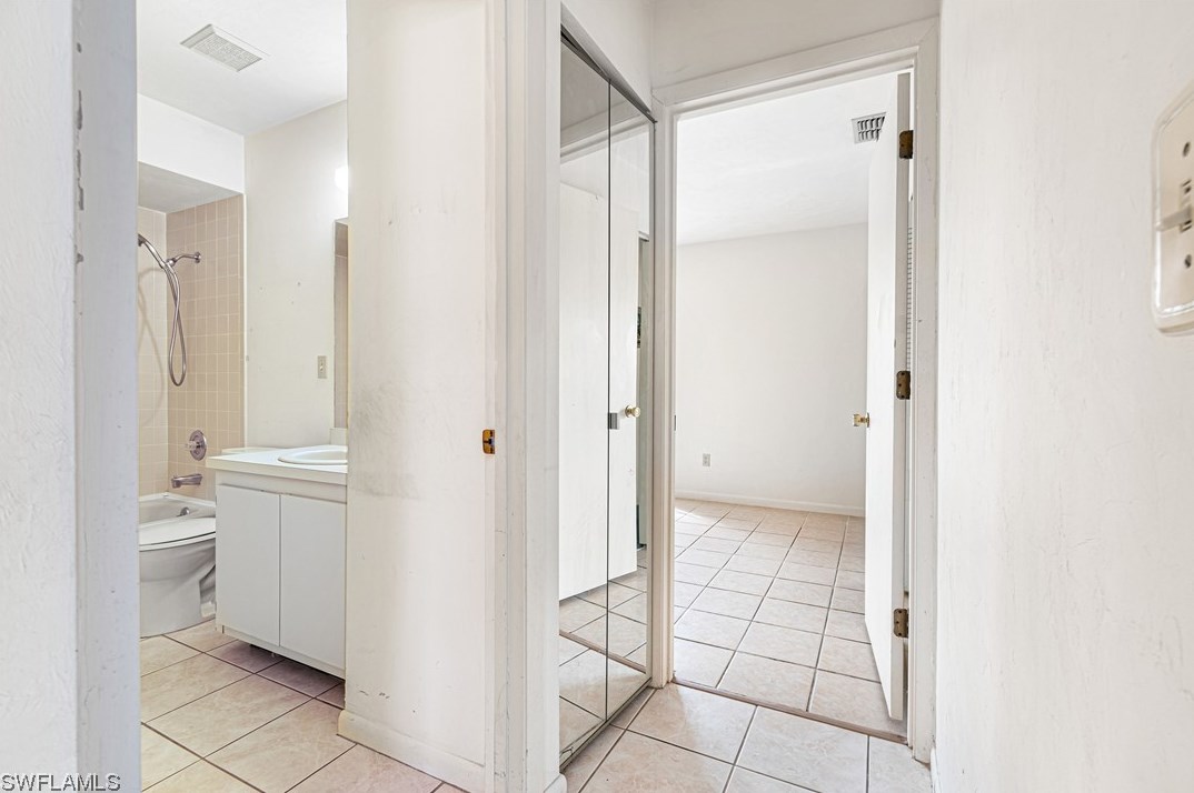 289 Ground Dove Cir, Lehigh Acres FL 33936-6931 exterior