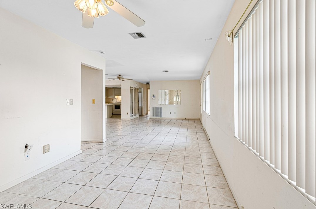 289 Ground Dove Cir, Lehigh Acres FL 33936-6931 exterior