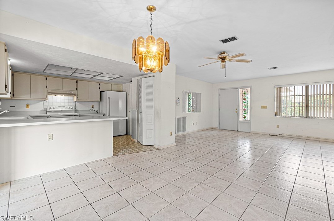 289 Ground Dove Cir, Lehigh Acres FL 33936-6931 exterior