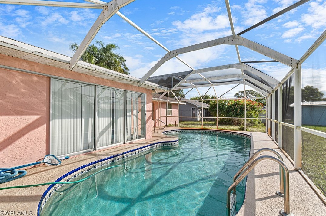 289 Ground Dove Cir, Lehigh Acres FL 33936-6931 exterior