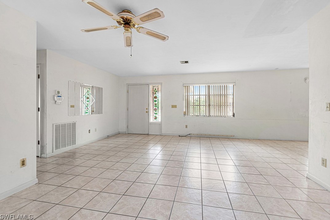 289 Ground Dove Cir, Lehigh Acres FL 33936-6931 exterior