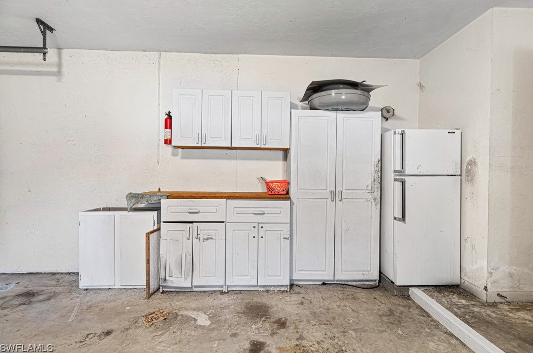 289 Ground Dove Cir, Lehigh Acres FL 33936-6931 exterior