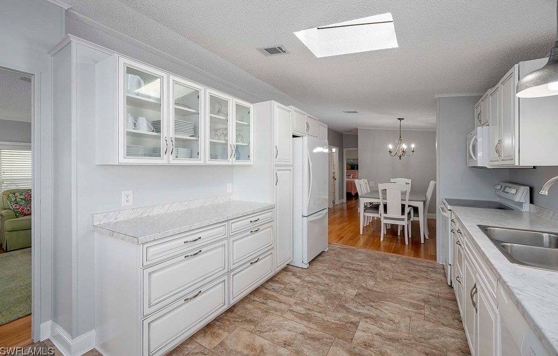 9062 Flamingo Cir, Fort Myers FL  33903-2178 exterior