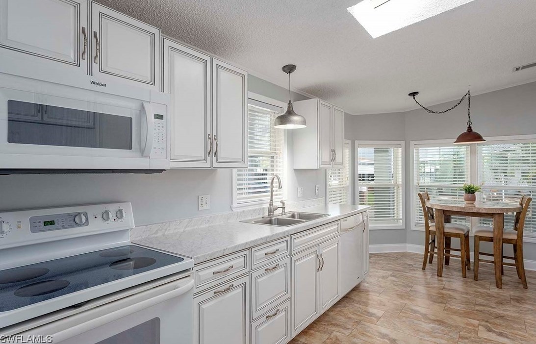 9062 Flamingo Cir, Fort Myers FL  33903-2178 exterior