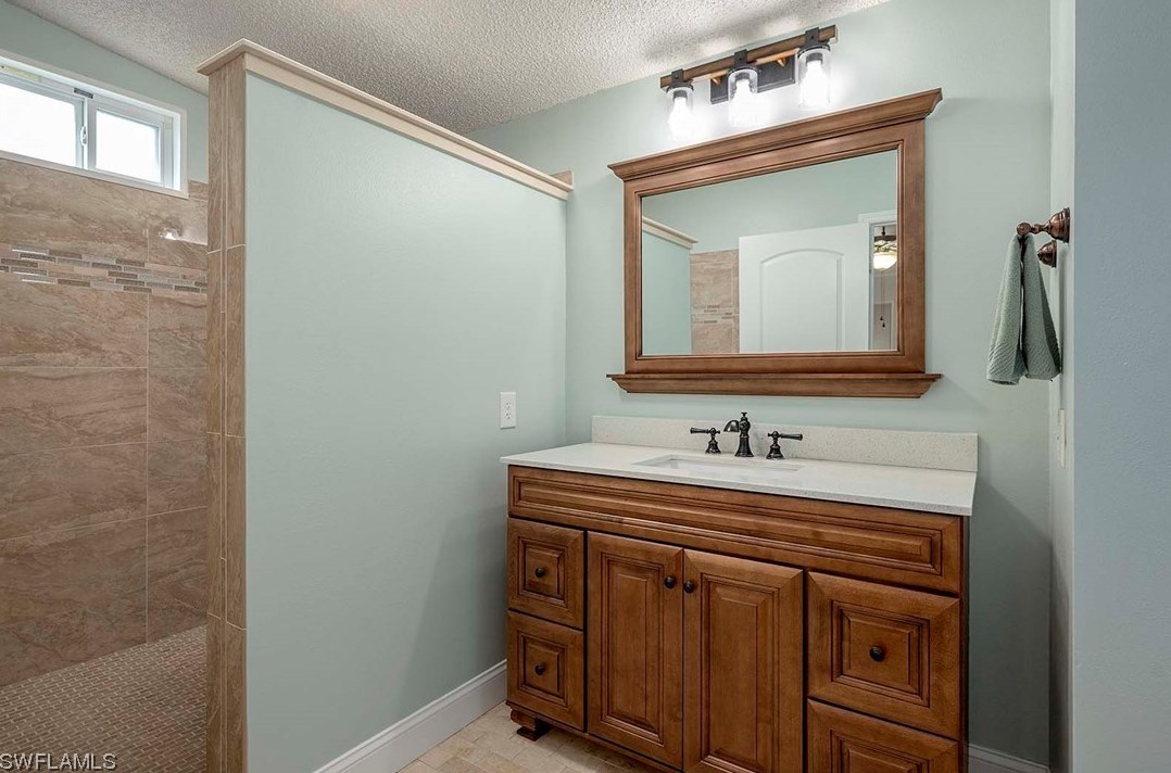 9062 Flamingo Cir, Fort Myers FL  33903-2178 exterior