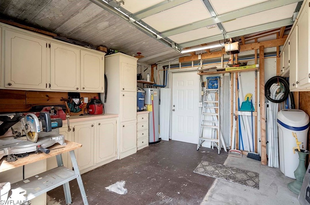 9062 Flamingo Cir, Fort Myers FL  33903-2178 exterior