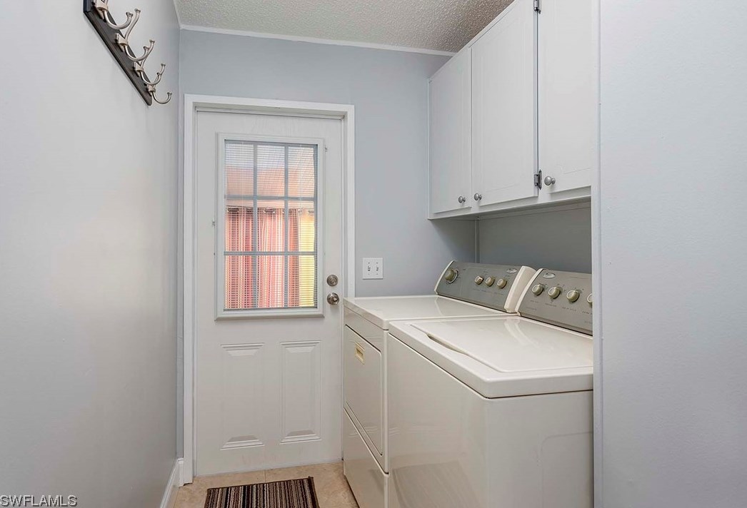 9062 Flamingo Cir, Fort Myers FL  33903-2178 exterior