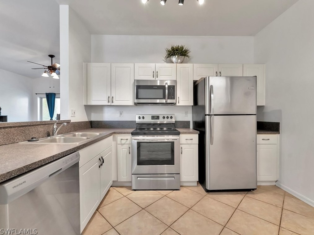 15420 Bellamar Cir, Fort Myers FL  33908-1322 exterior