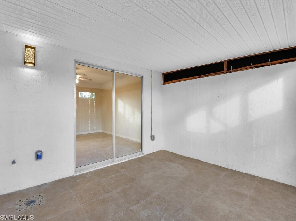 17327 Birchwood Ln, Fort Myers FL  33908-6183 exterior