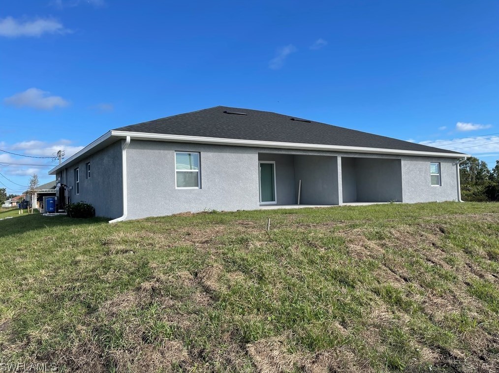 320 Ivan Ave, Lehigh Acres FL  33973-2011 exterior