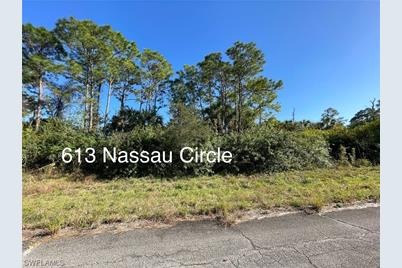 613 Nassau Circle - Photo 1