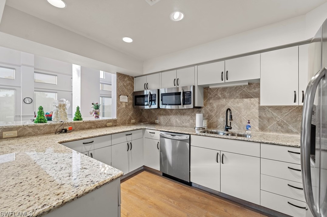 8302 Charter Club Cir, Fort Myers FL  33919-6830 exterior