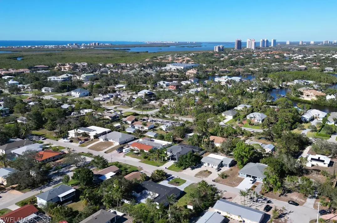 4321 Mariner Rd, Bonita Springs FL 34134-3964 exterior