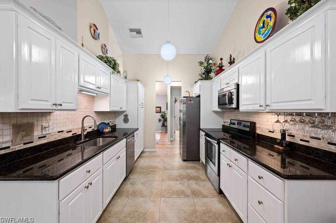 3708 2 Pl, Cape Coral FL  33904-4814 exterior