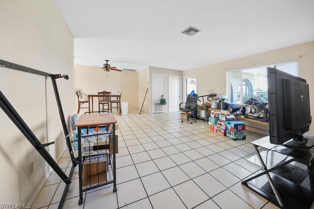 2122 5th Ter, Cape Coral FL  33909-2760 exterior